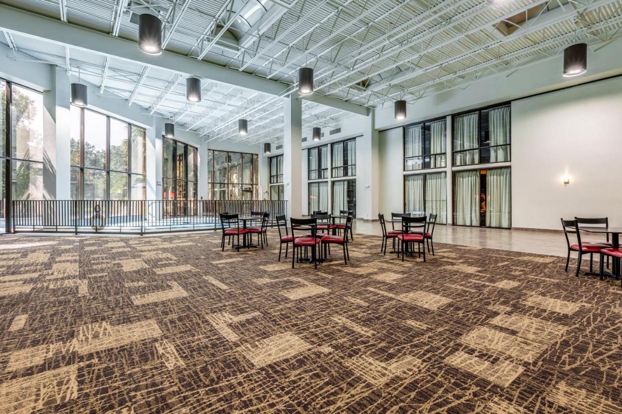 Red Roof Inn Plus & Suites Houston - Iah Airport Sw Ngoại thất bức ảnh
