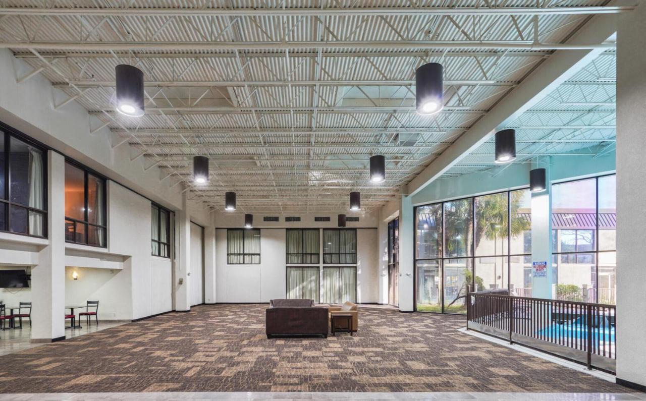 Red Roof Inn Plus & Suites Houston - Iah Airport Sw Ngoại thất bức ảnh