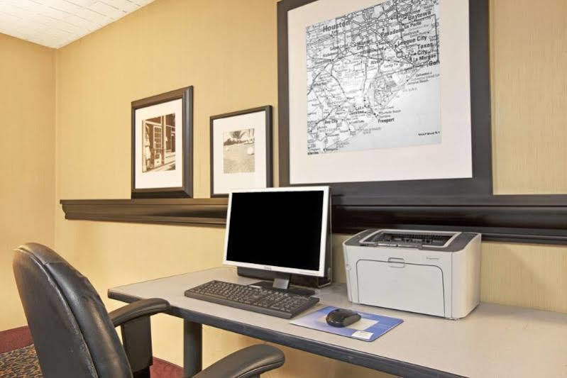 Red Roof Inn Plus & Suites Houston - Iah Airport Sw Ngoại thất bức ảnh